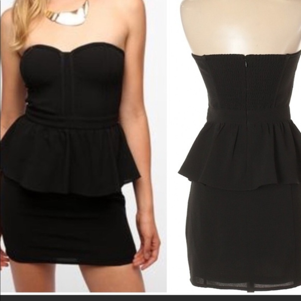Strapless Peplum Little Black Dress🌴